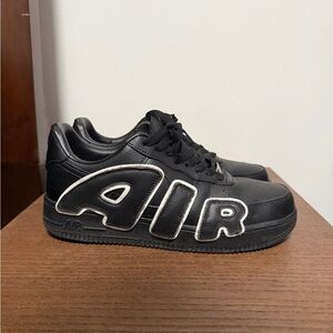 Black 'AIR' NIKE Sneakers - Bold Lettering